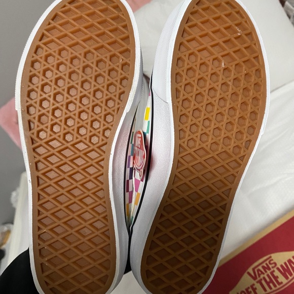 Party Check Vans - Picture 6 of 7